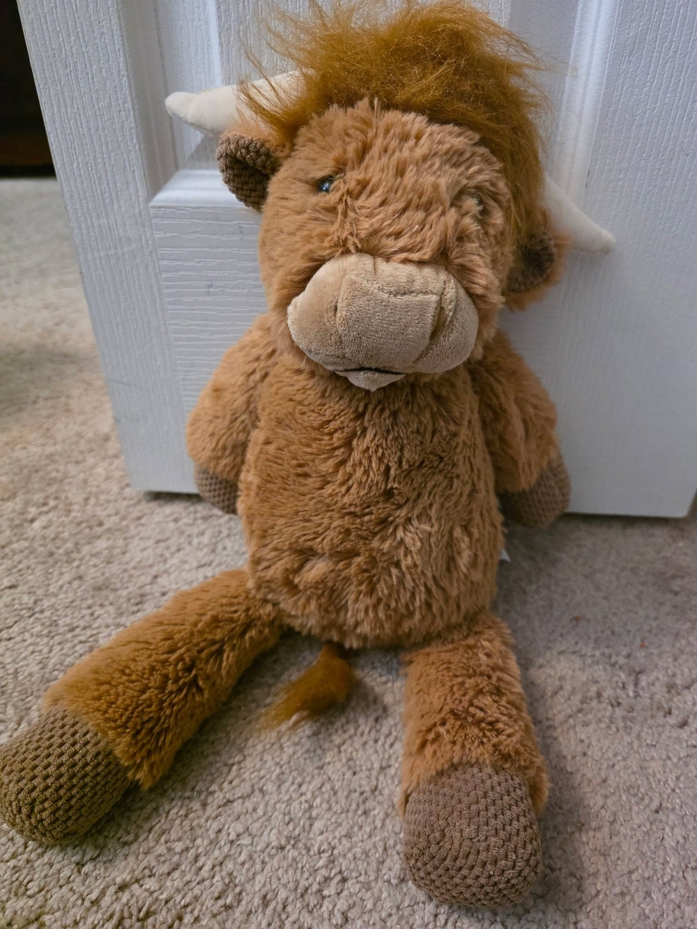 Scentsy Brown Highland Cow Plush with Cream Horns